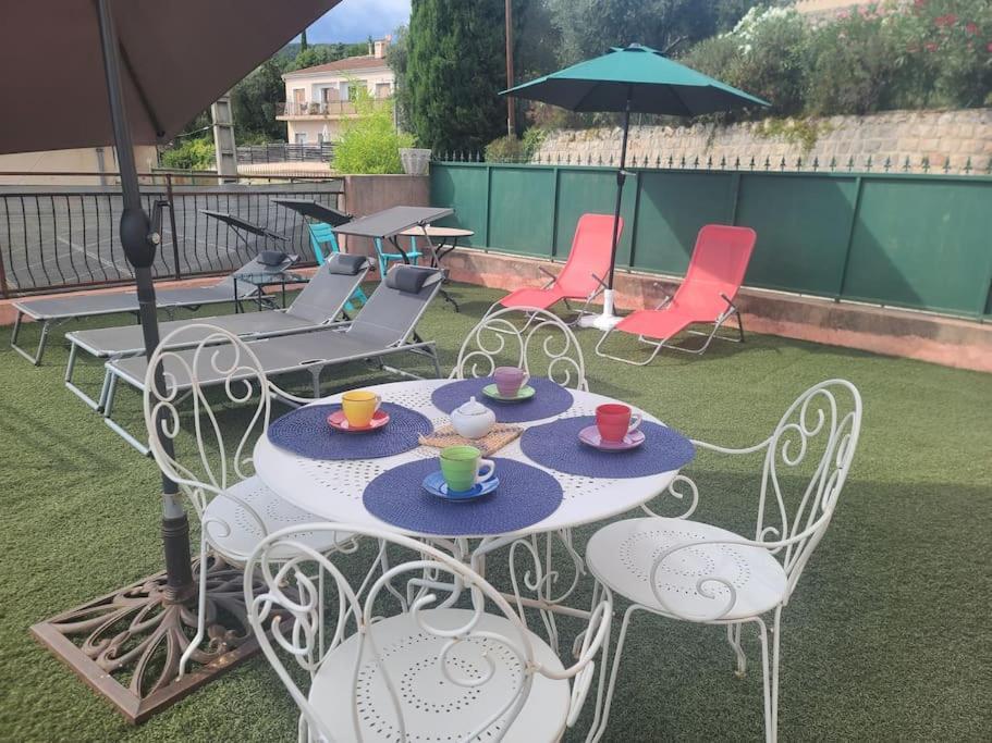 De 1 A 6 Avec Terrasse Solarium, Vue Panoramique Et Parking Gratuit Daire Grasse Dış mekan fotoğraf